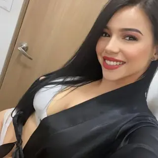 slut-Camilla-Lopez-leaked-pics-NEW